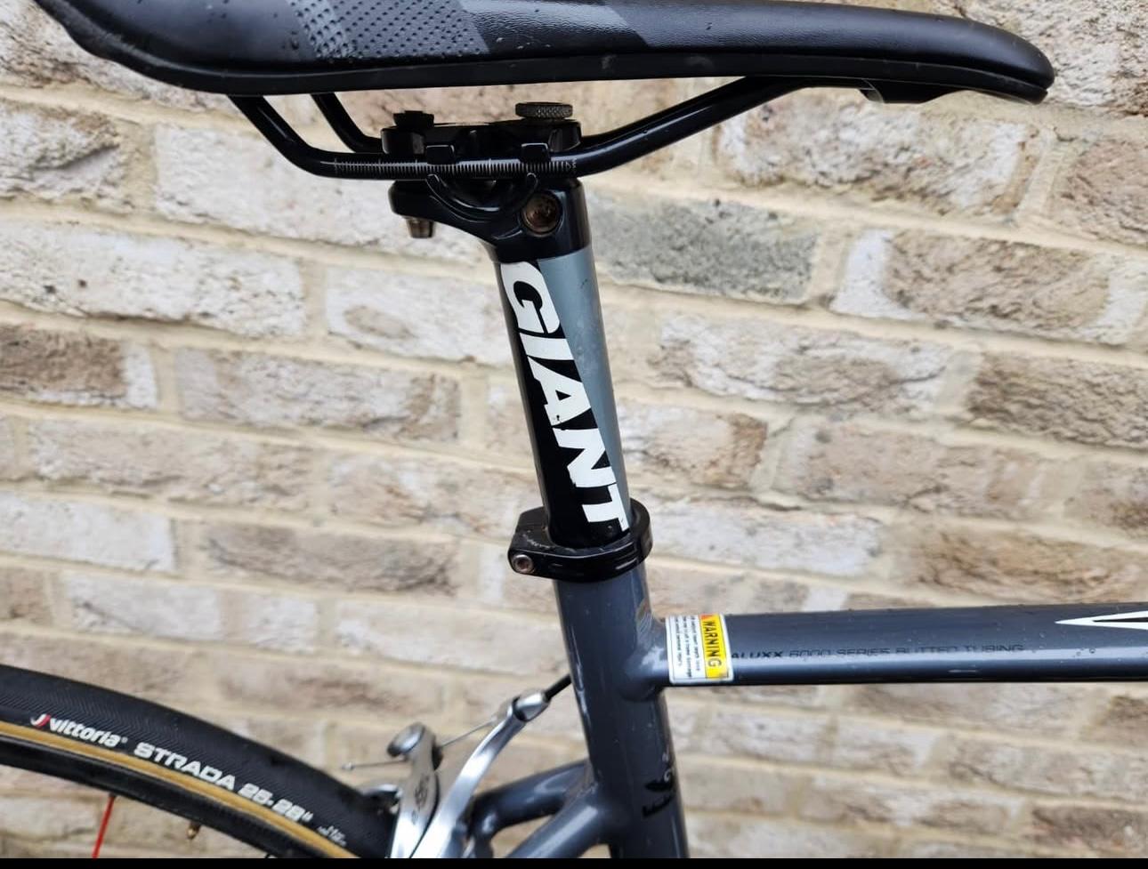 Giant Defy 2.5 Road bike 56cm