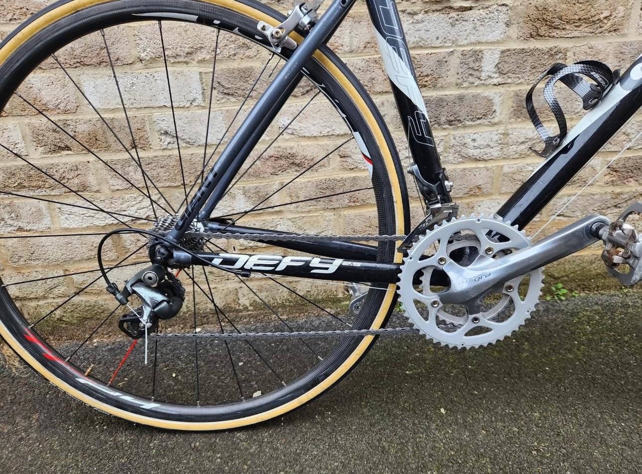 Giant Defy 2.5 Road bike 56cm