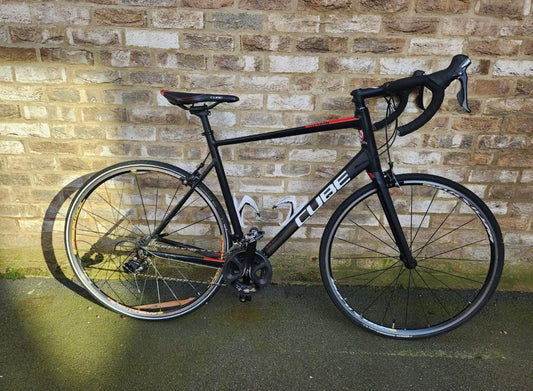 Cube Attain Road Bike 56cm.