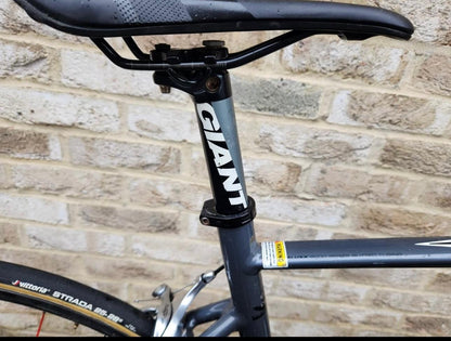 Giant Defy 2.5 Road bike 56cm